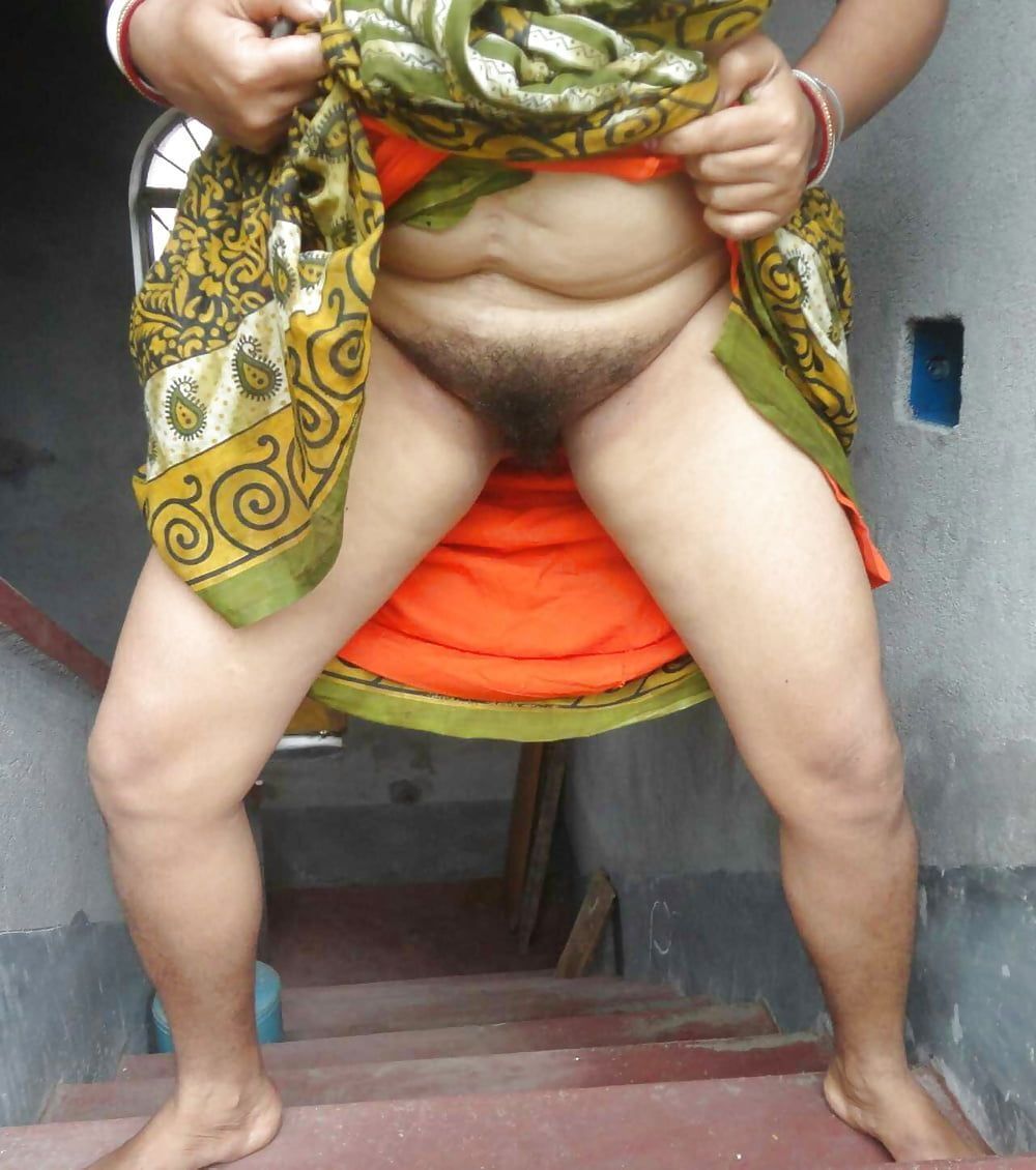 Indian desi village aunty. Porn pic.