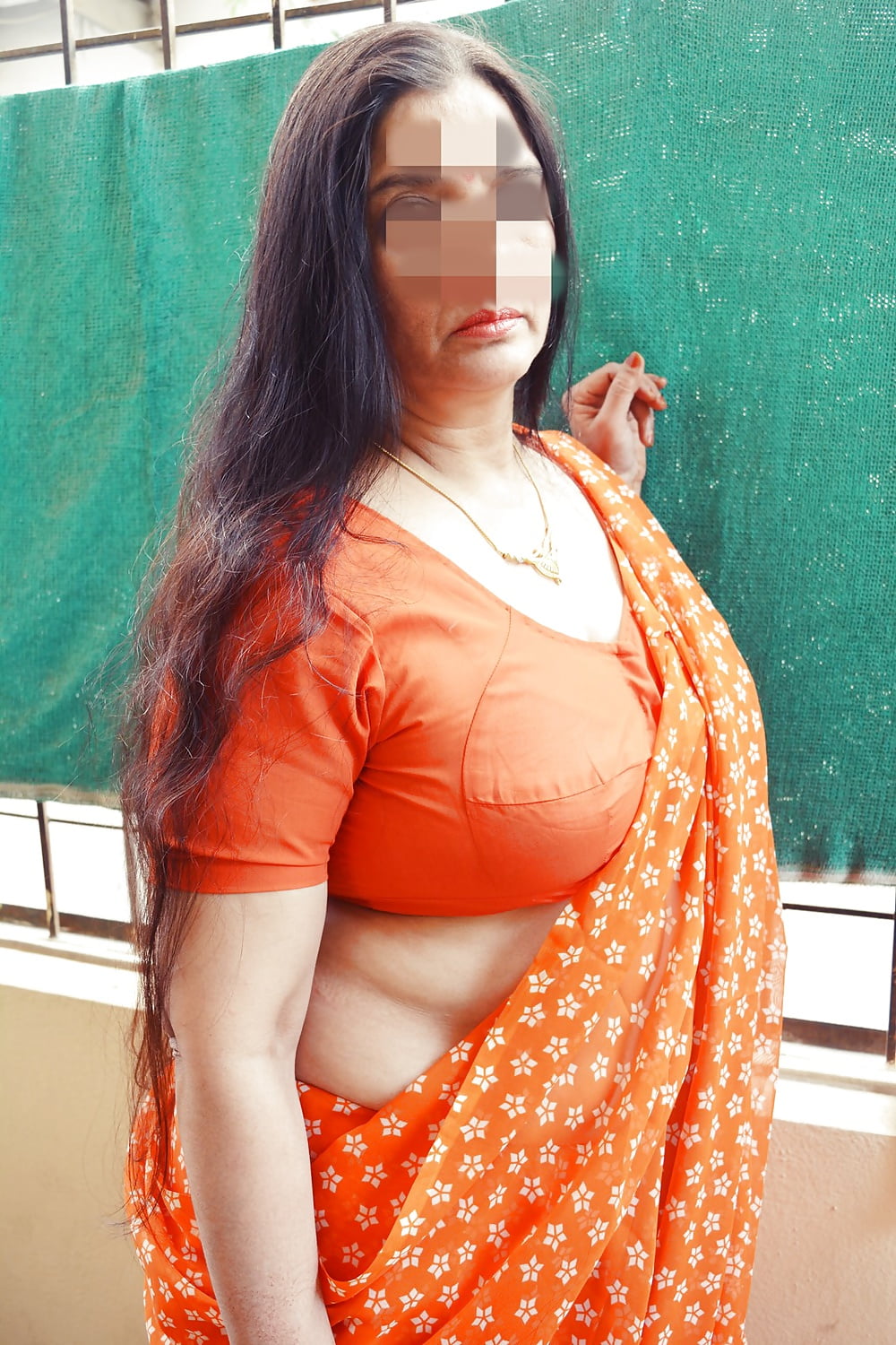 bhabhi blouse open photos