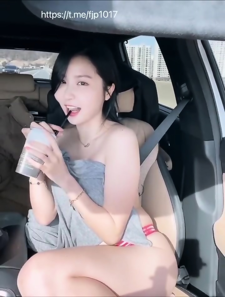 Korean Girl Naked Inside Car