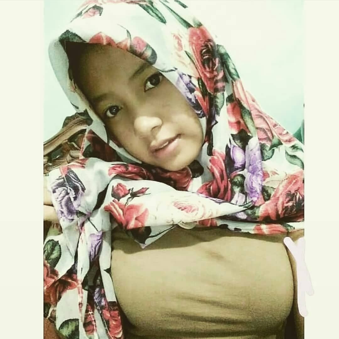Jilbab Hot Bugil