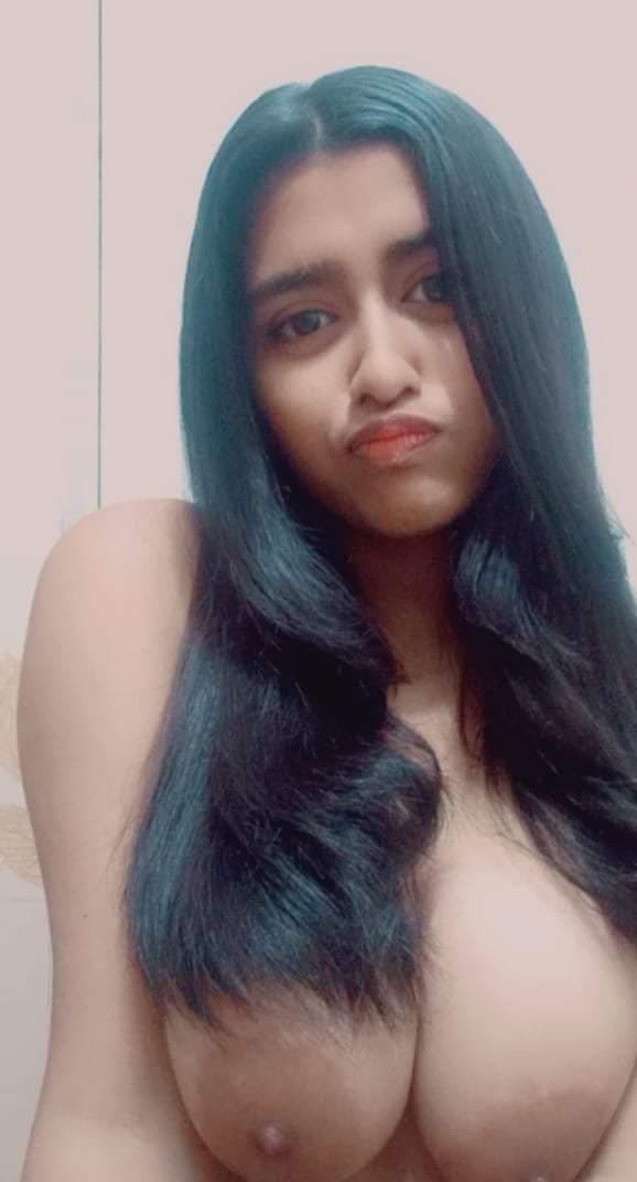 Big boob Indian girl Sanjana nude selfies leaked 61 pictures