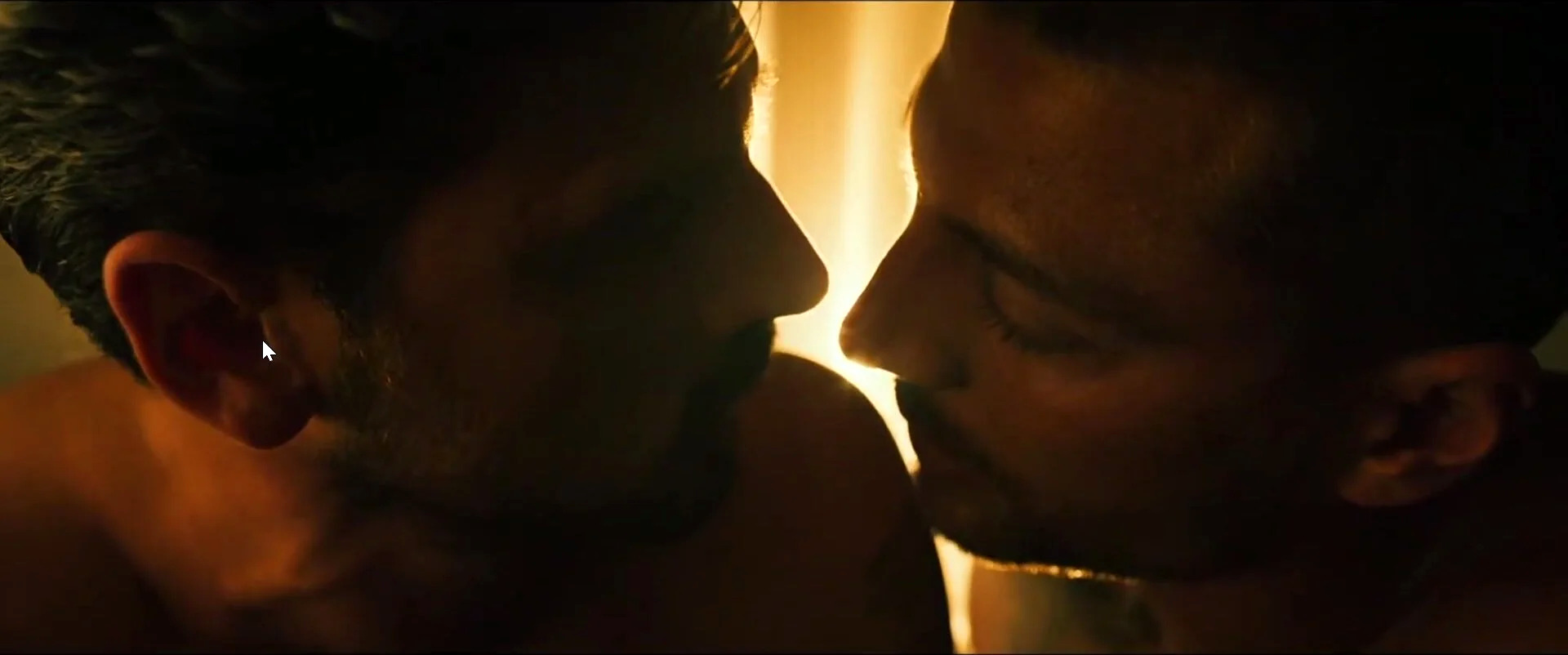 Michele morrone gay kiss