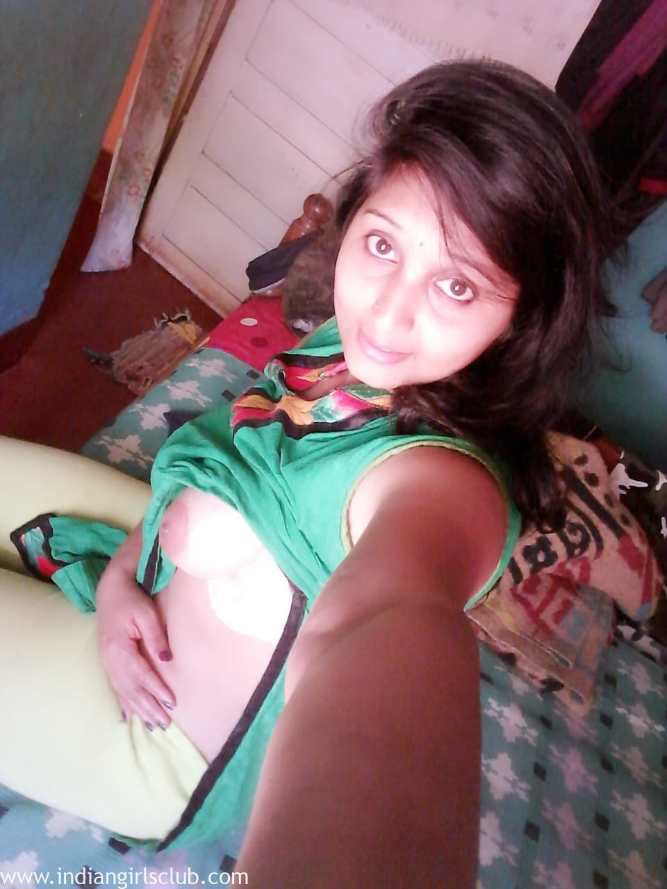 desi-college-girl-nude-mms-29