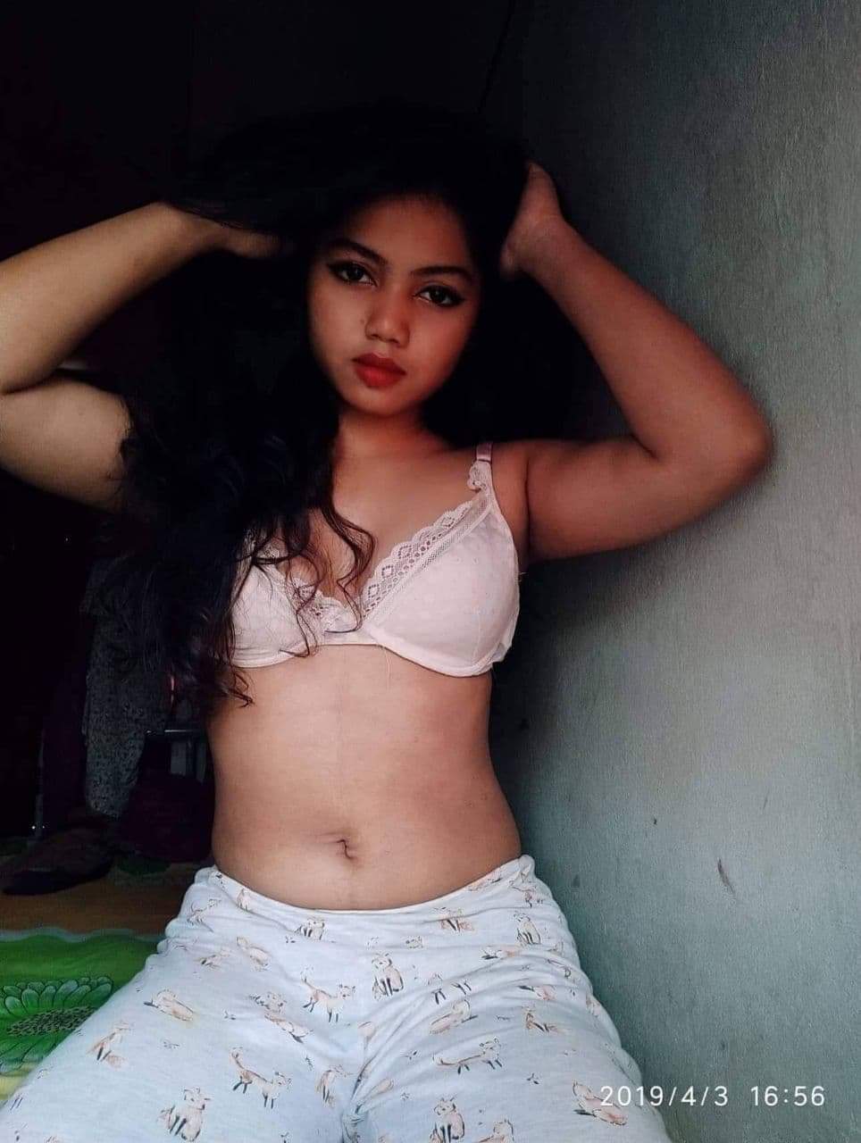 Indian College Girl 18 pictures