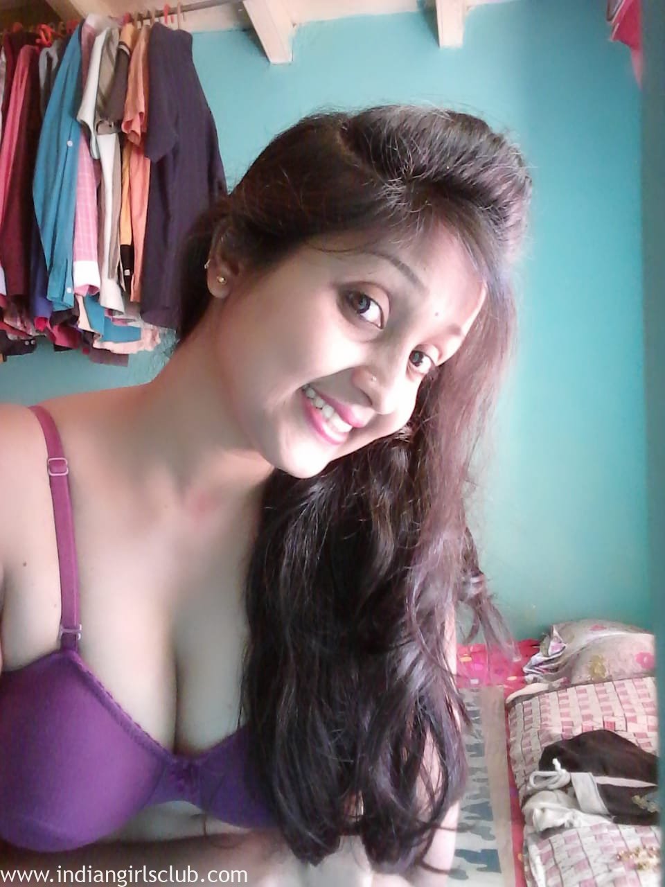 desi-college-girl-nude-mms-9