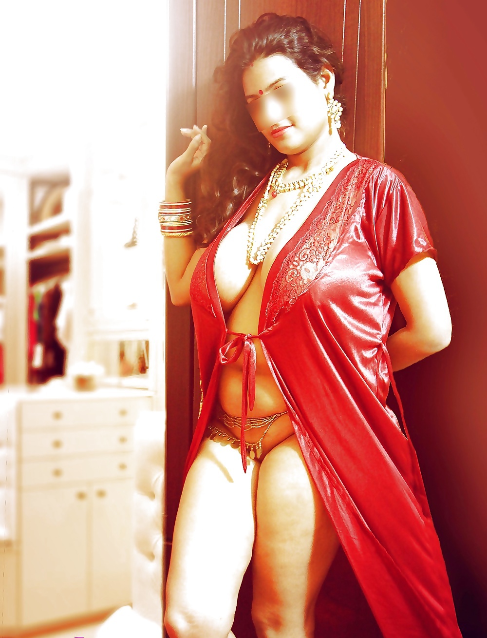 Doodhwali Photo Of An BBW Nude Indian Mature Aunty