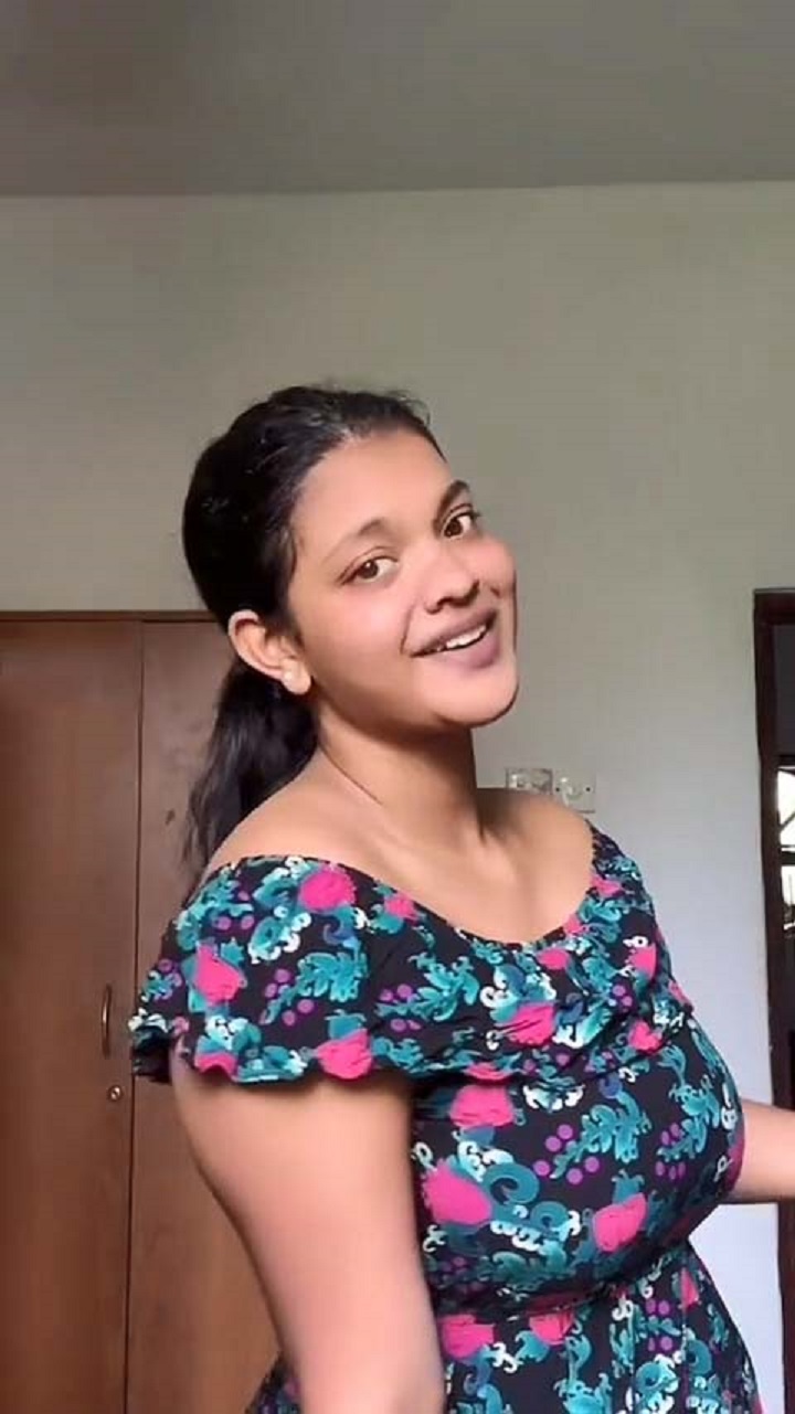 Sri Lankan Big Booby Horny Girl Nude Pics