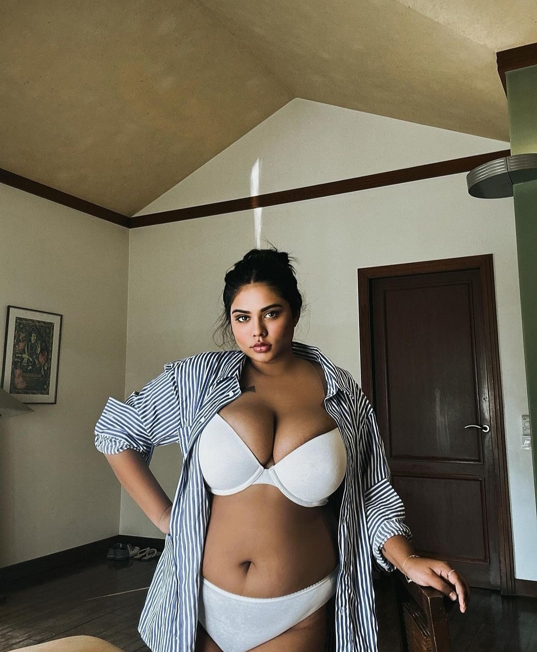 Ruined Whore Oasi Das Exposed in Brassire For Her Lifetime