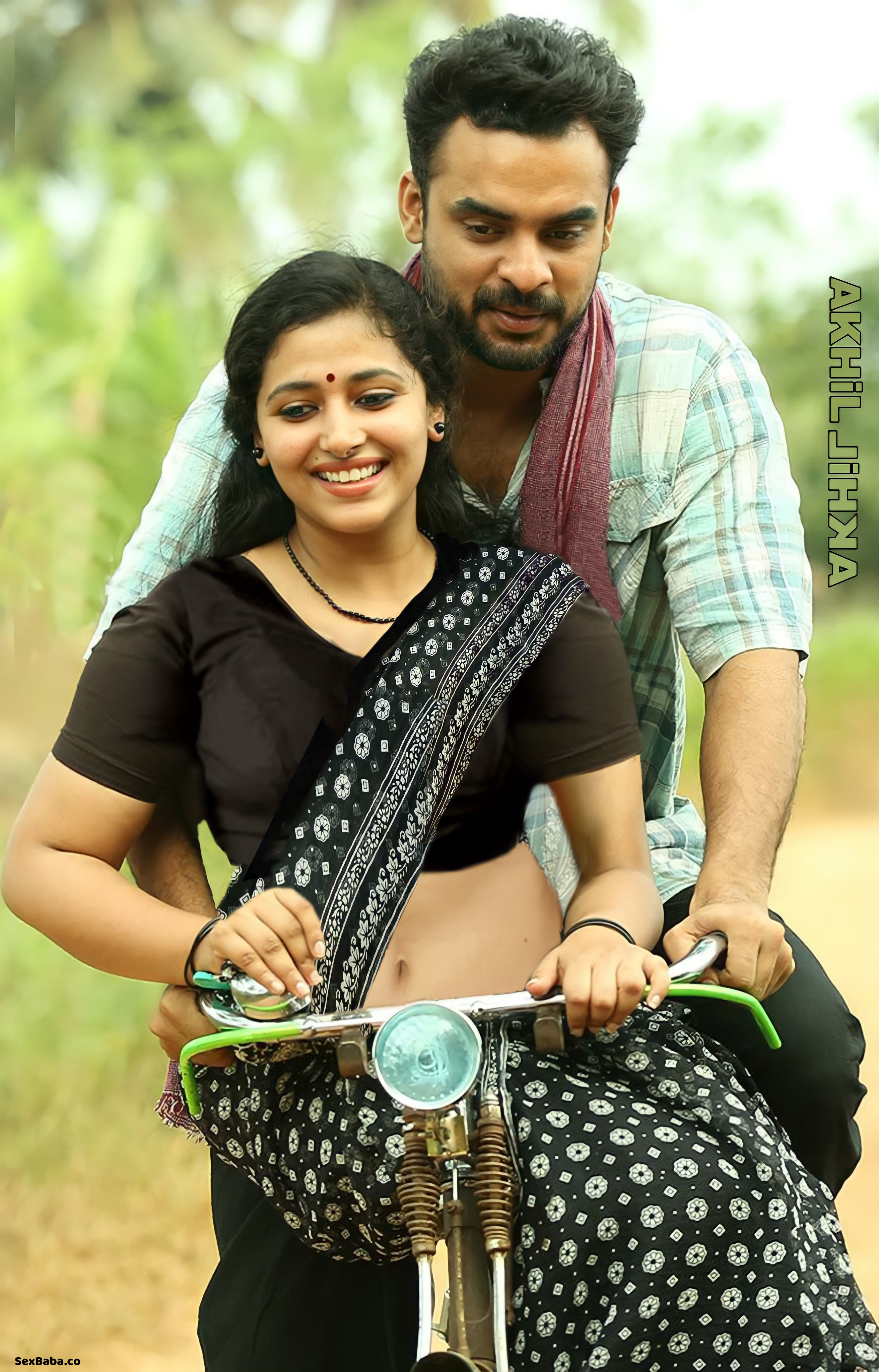 Anu sithara nude hot sexy boobs and navel in saree xxx