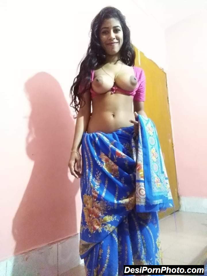 Hot Marathi girl ki sexy boobs photos in saree -