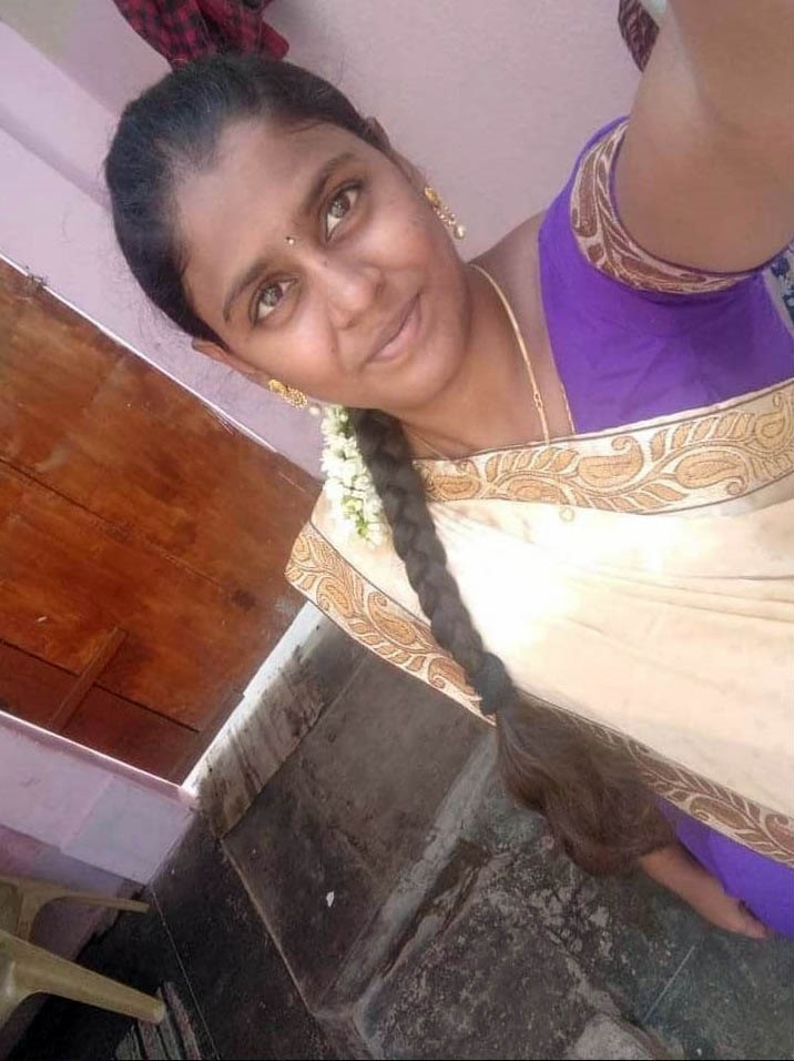 Tamil Sexy Married Wife Bathroom Selfie Pics 5 pictures