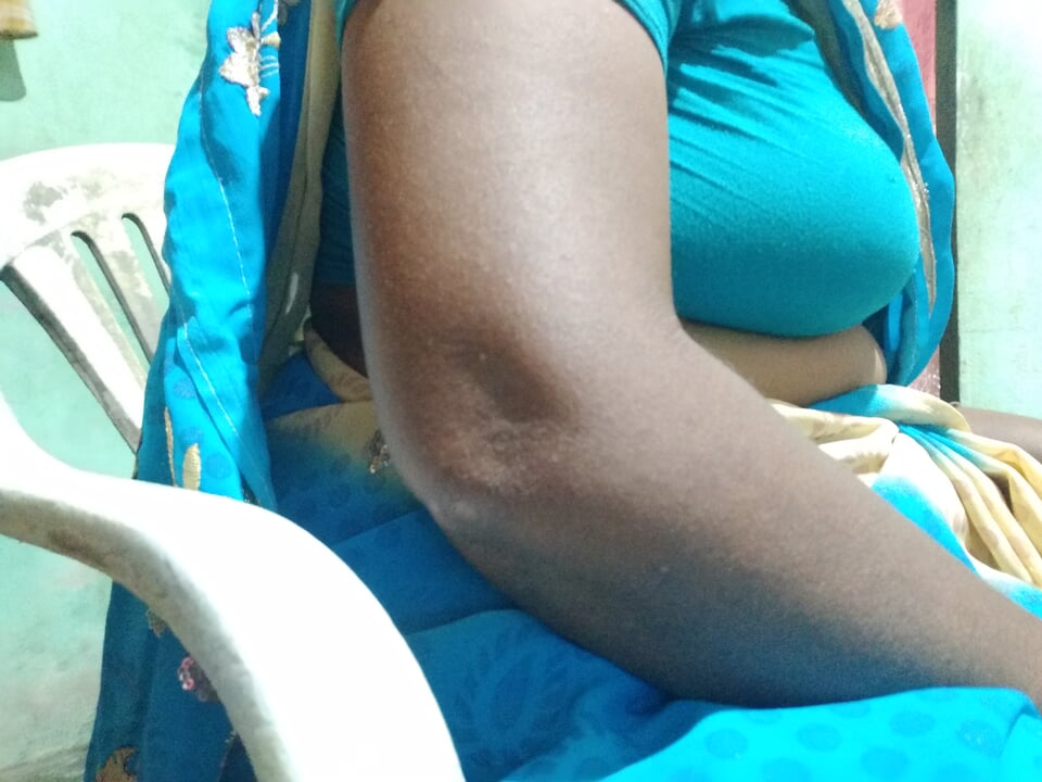 Tamil aunty boobs press with unckle