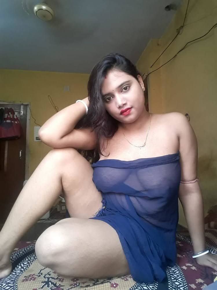 Horny Indian Wife Nude Big Tits Photos