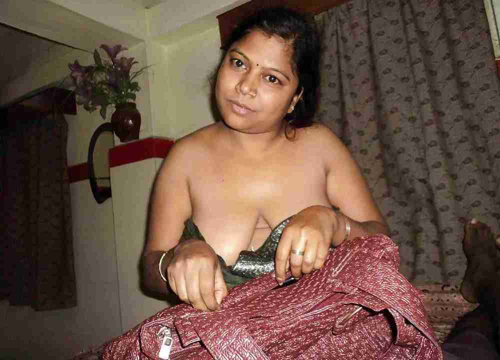 Desi big boobs wife nude pics released online by hubby