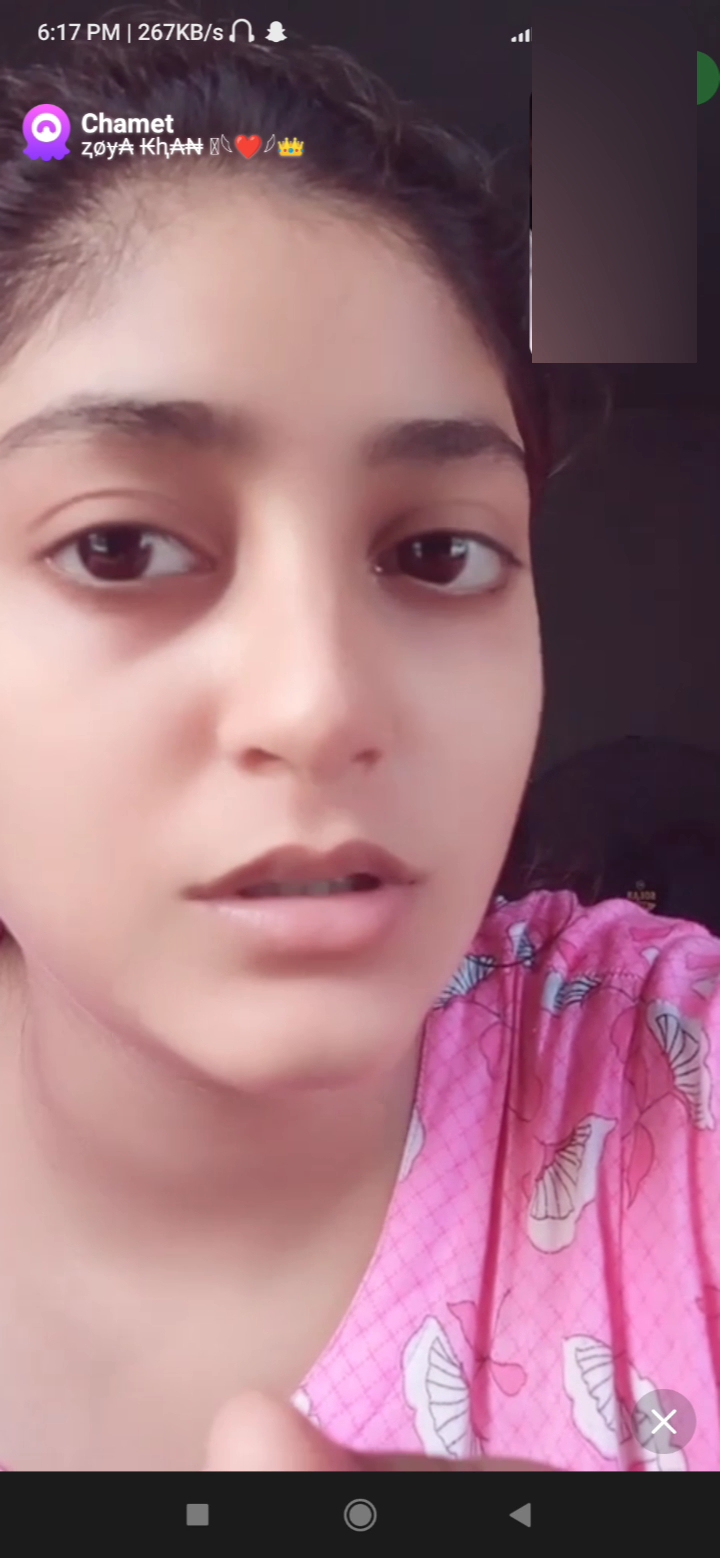 Zoya Khan paki showing her boobs on chamet live with face