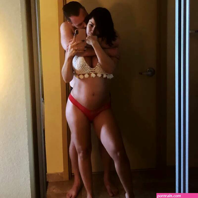 90 Day Fiance Bikini Photos: See the Stars Rocking Sexy Swimsuits