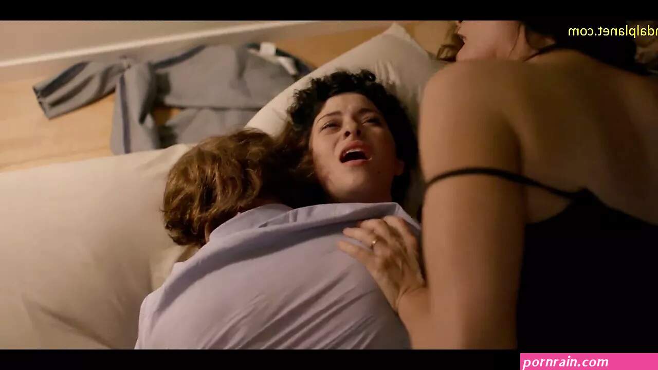 Alia Shawkat Nude Threesome In Transparent