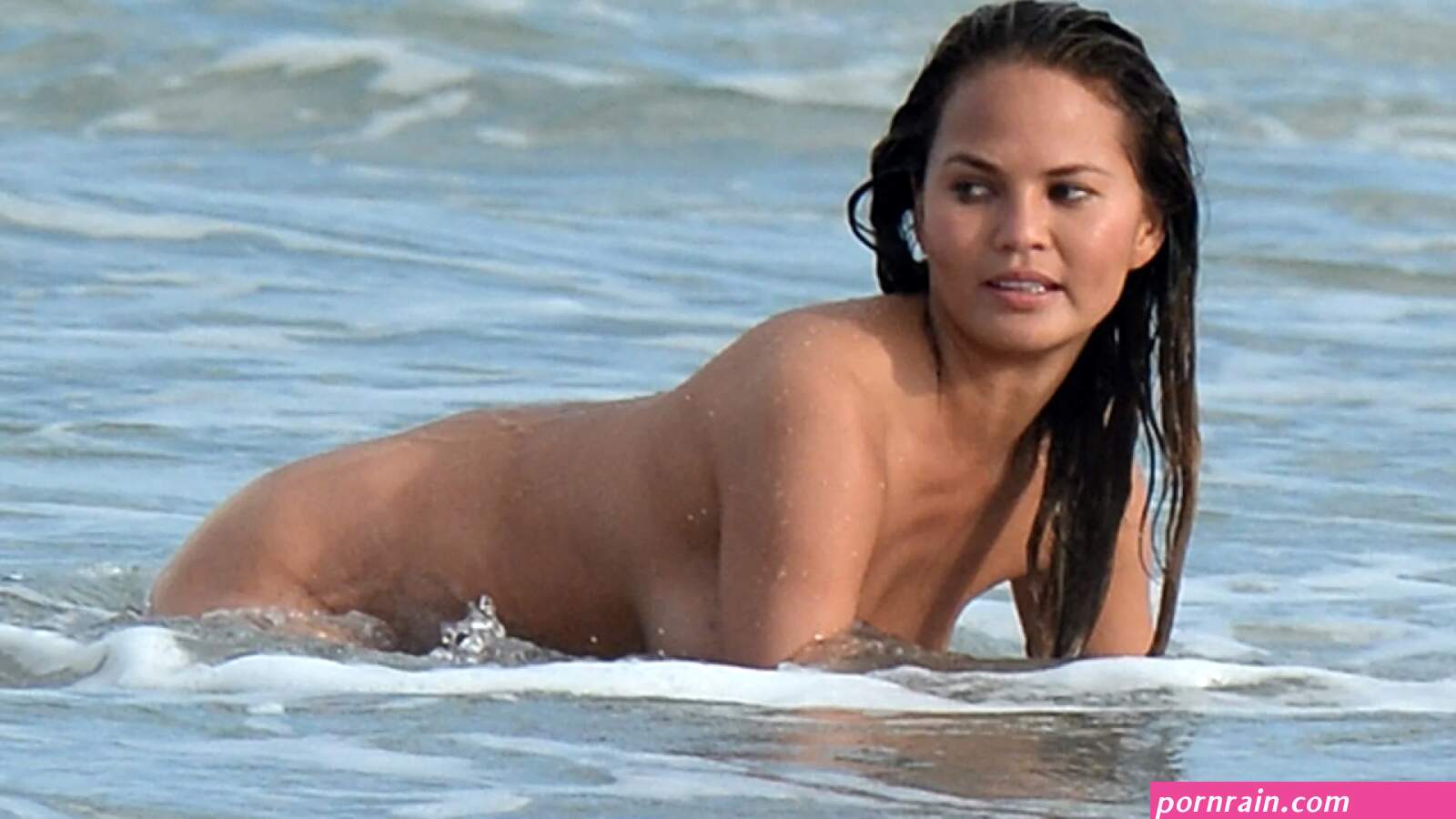 Chrissy Teigen Gets Fully Naked In Hot Photoshoot with John Legend