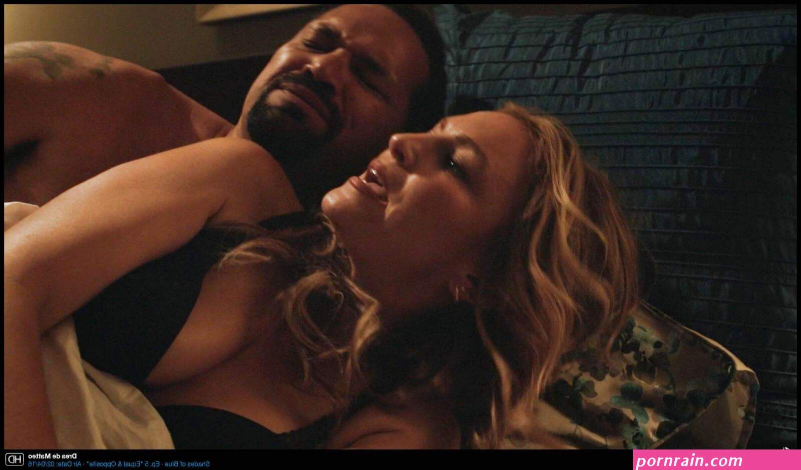 Naked Drea de Matteo in Shades of Blue ANCENSORED