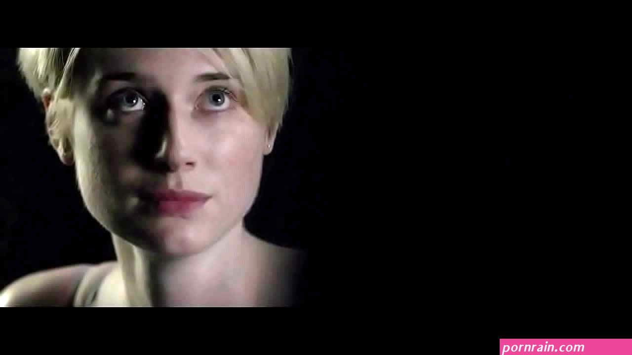 Elizabeth Debicki Looking Sexy in The Night Manager