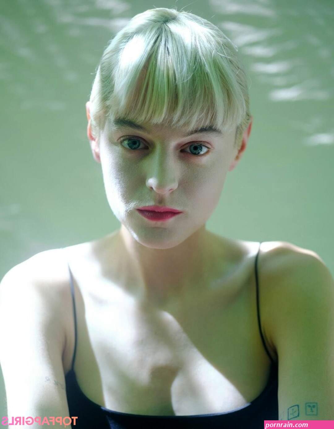 Emma Corrin Nude OnlyFans Leaked
