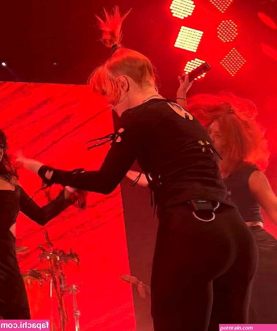 Hayley Williams meepyfreepy yelyahwilliams leaked nude from OnlyFansPatreon