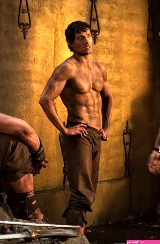 Henry Cavill Nude Pics Superman AKA Greek God EXPOSED Leaked Meat
