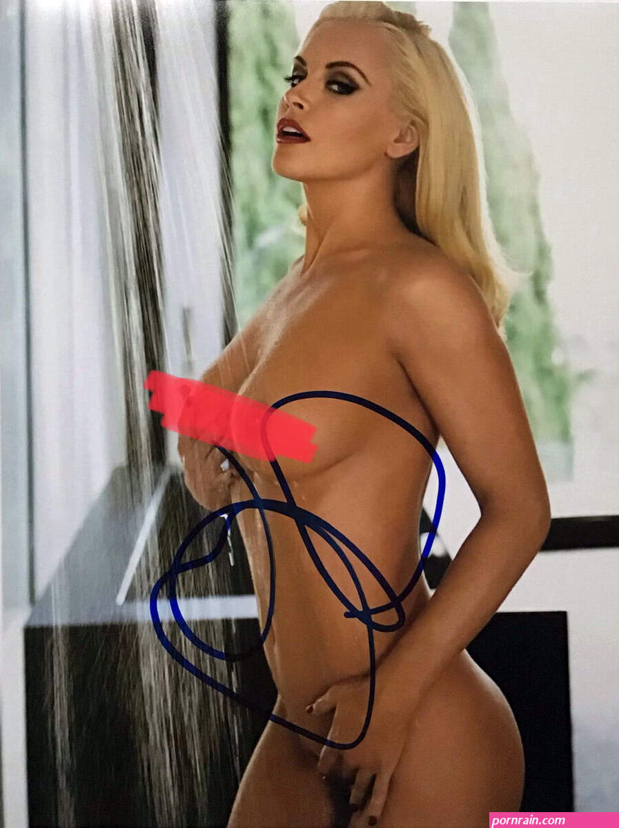 Jenny McCarthy Sexy Nude Playboy Signed Autographed 8x10 Photo Movie Star