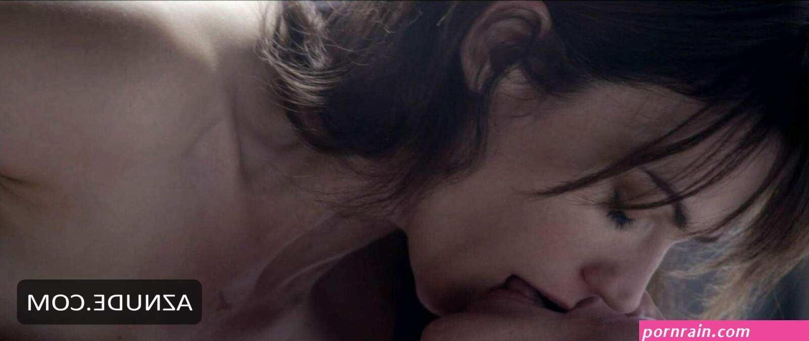 MAGGIE SIFF Nude