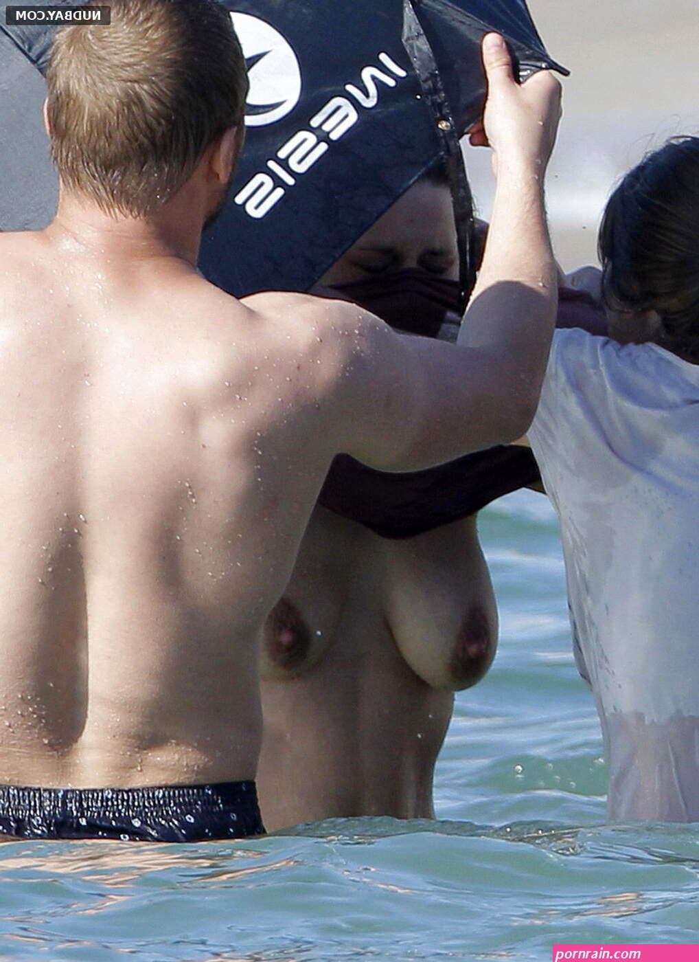 Marion Cotillard Nude on set of Rust and Bone Oct 12 2011