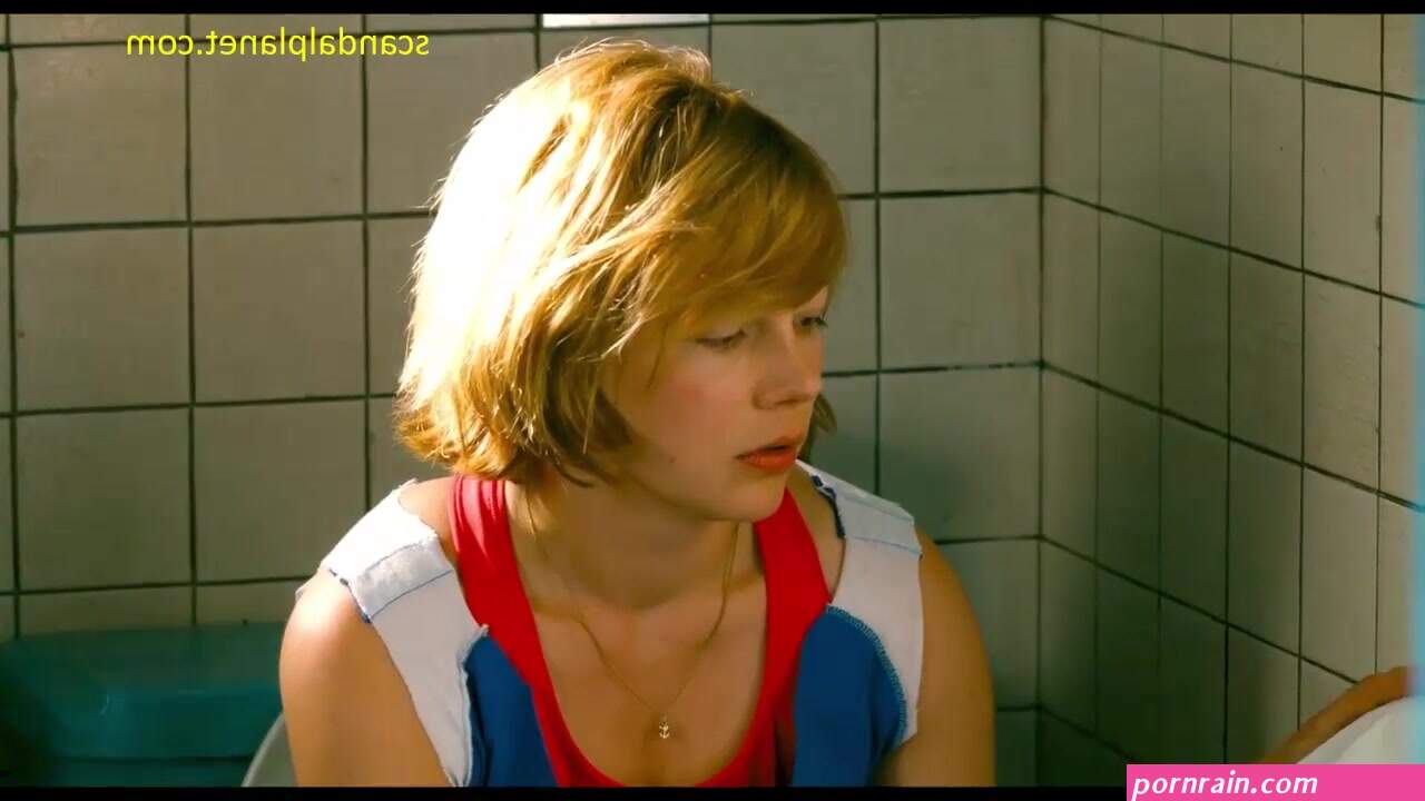 Michelle Williams Nude Scene In Take This Waltz Movie