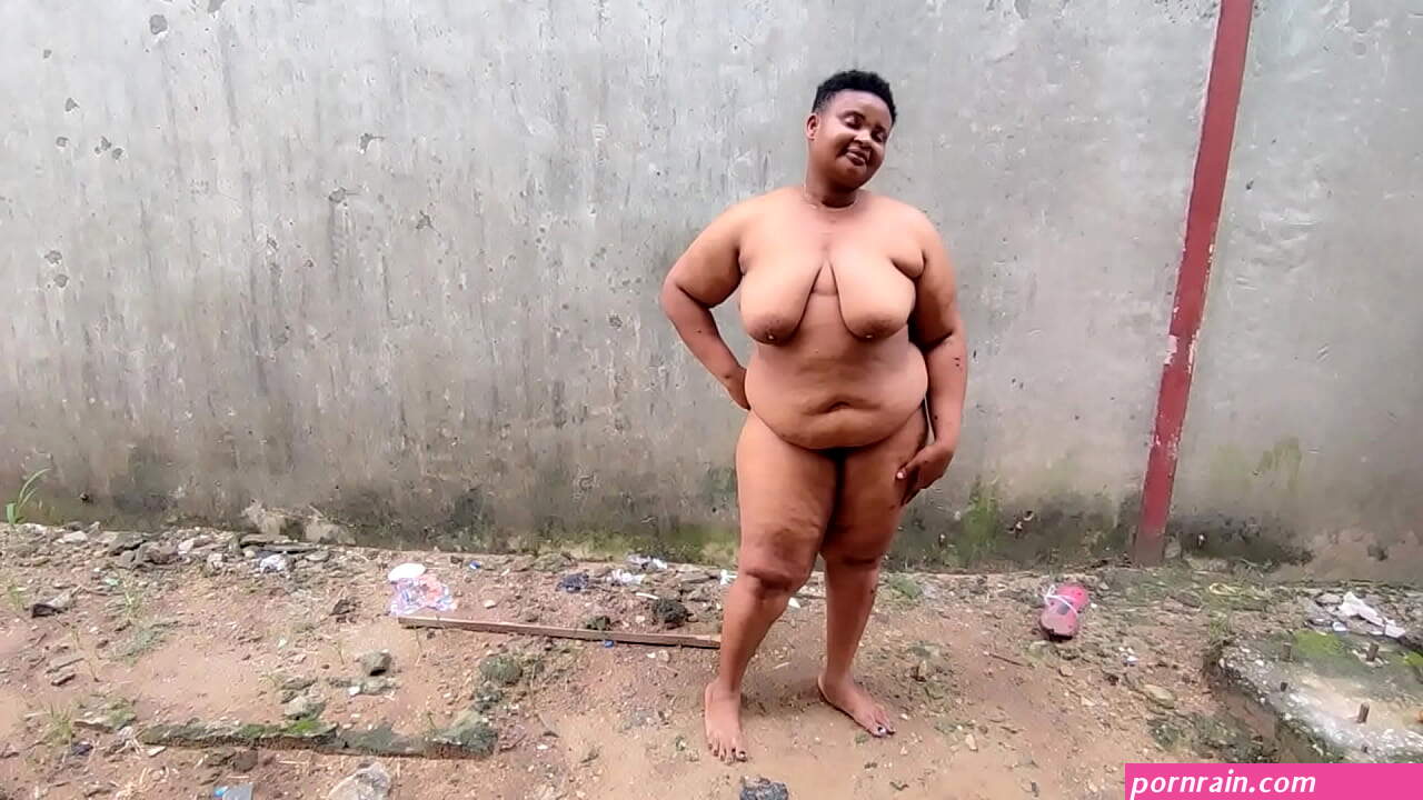Beauty Bbw Walks Absolutely Naked And Fucked in The Site