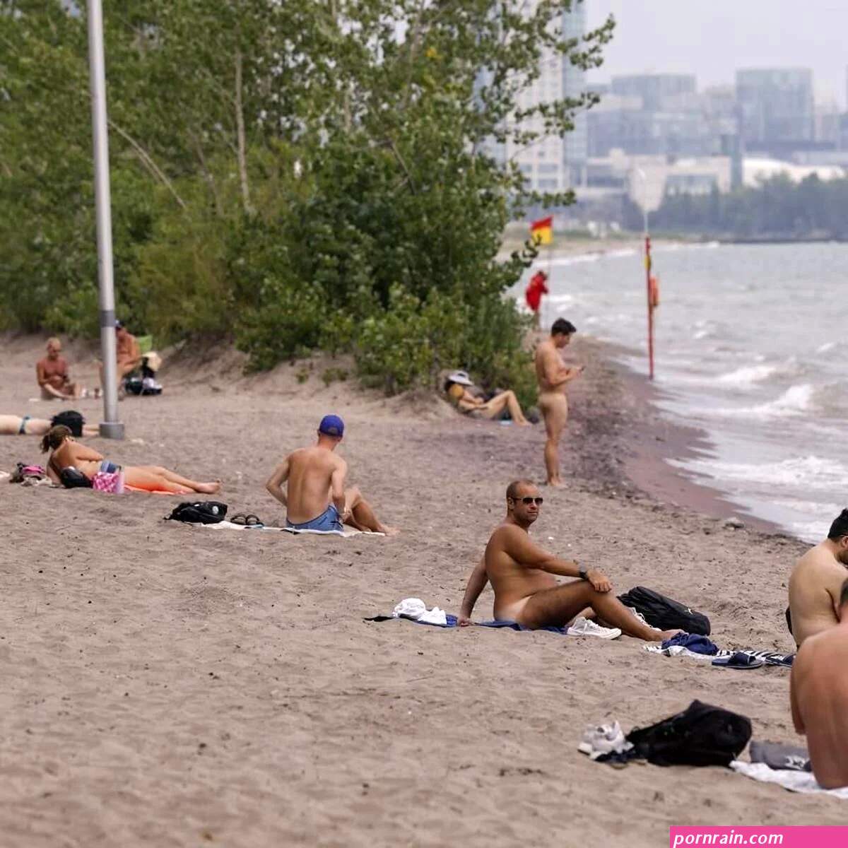 Nude beach photographer showed respect