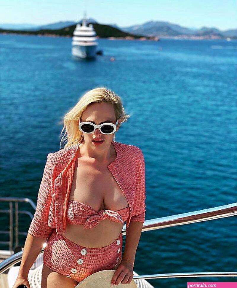 Rebel Wilson Tits
