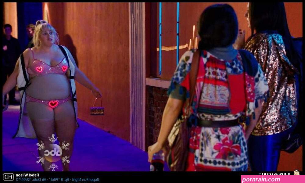 Sacha Baron Cohen Really Wants Rebel Wilson To Get Nude