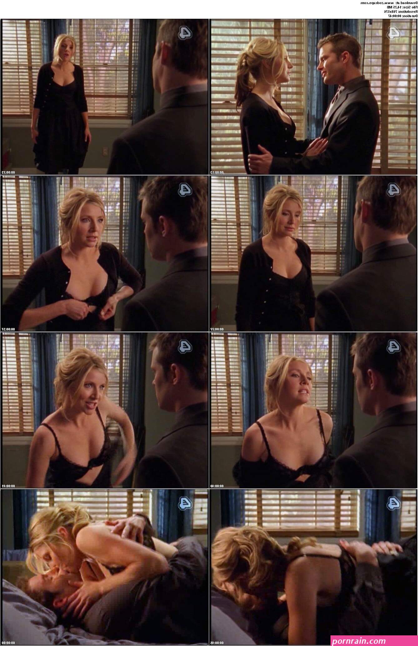 Naked Sarah Chalke in Scrubs ANCENSORED