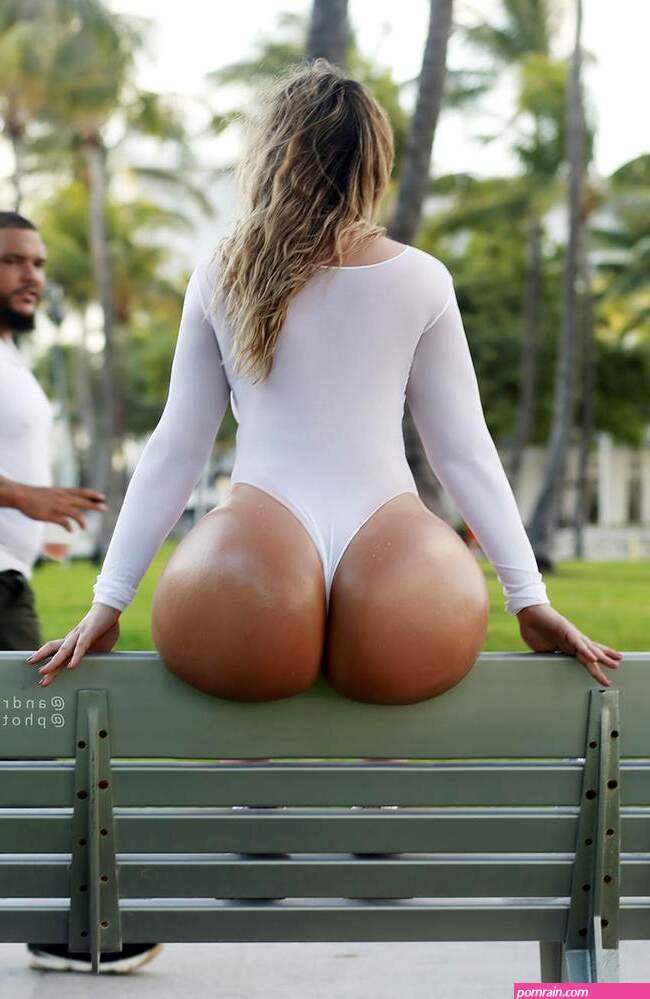 Instagram model Andrea Vasile makes 1.5 million a year from big butt photos