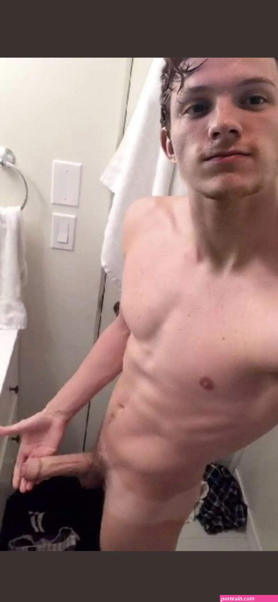 Aaron Sandoval on X: Tom Holland nude spiderman