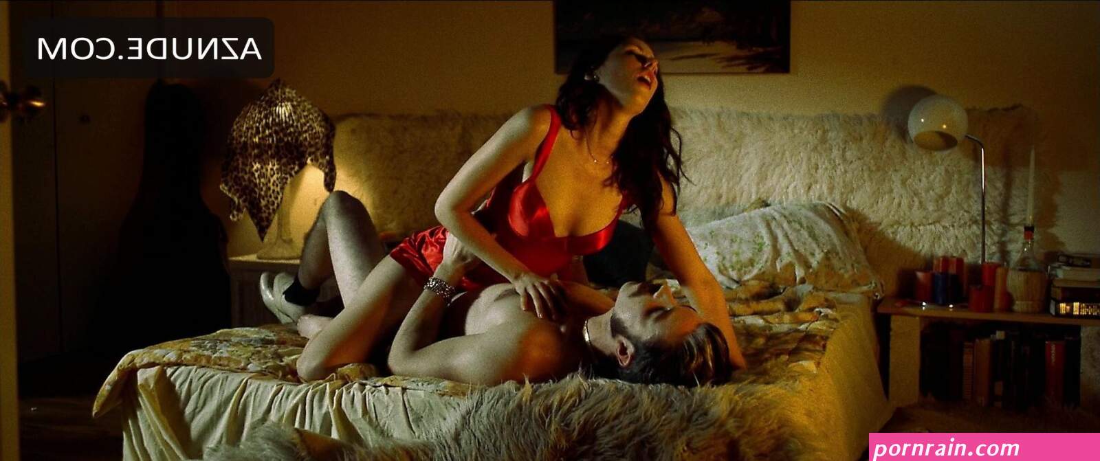 AMANDA CREW Nude