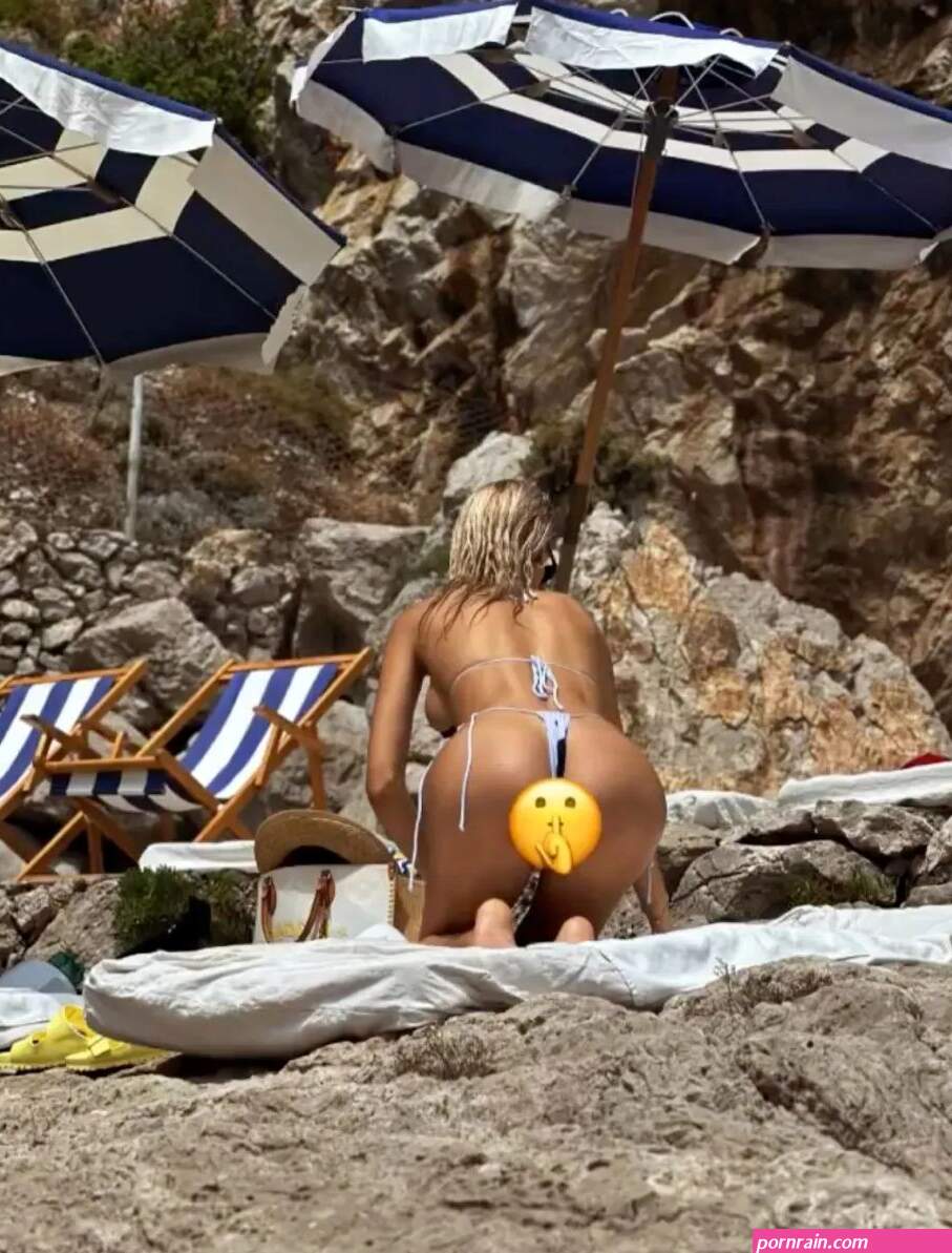 Veronika Rajek reveals too much in sexy Instagram photo