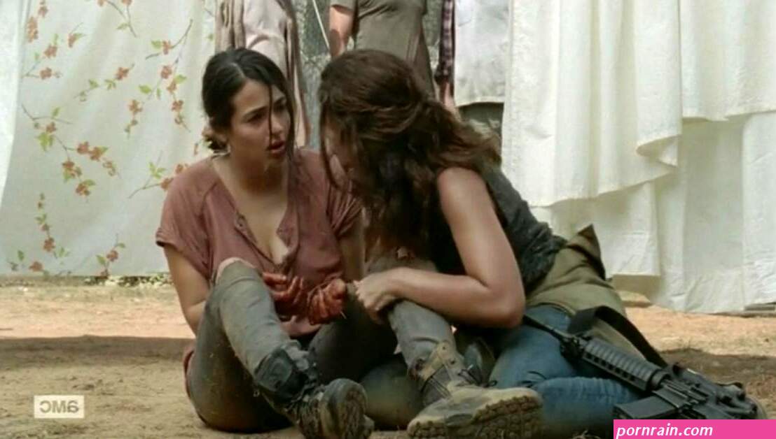 Naked Alanna Masterson in The Walking Dead ANCENSORED