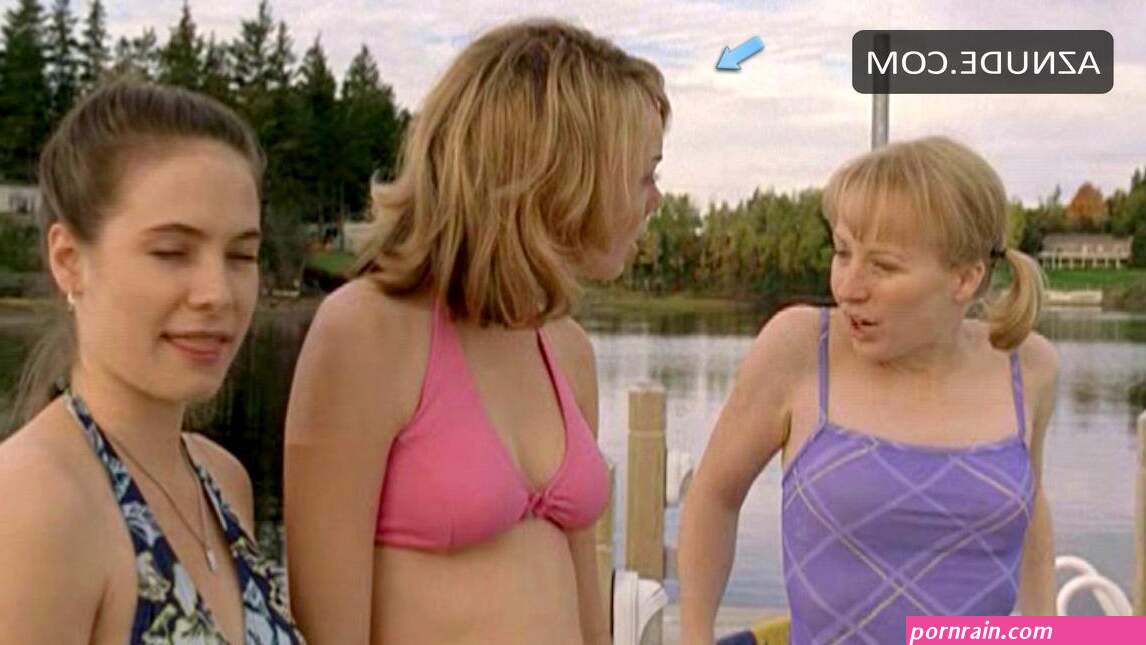 AMANDA WALSH Nude