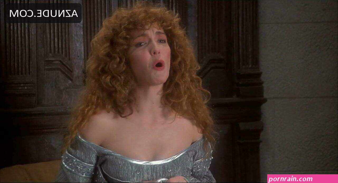 Amy Yasbeck Underwear fragment in Robin Hood: Men In Tights