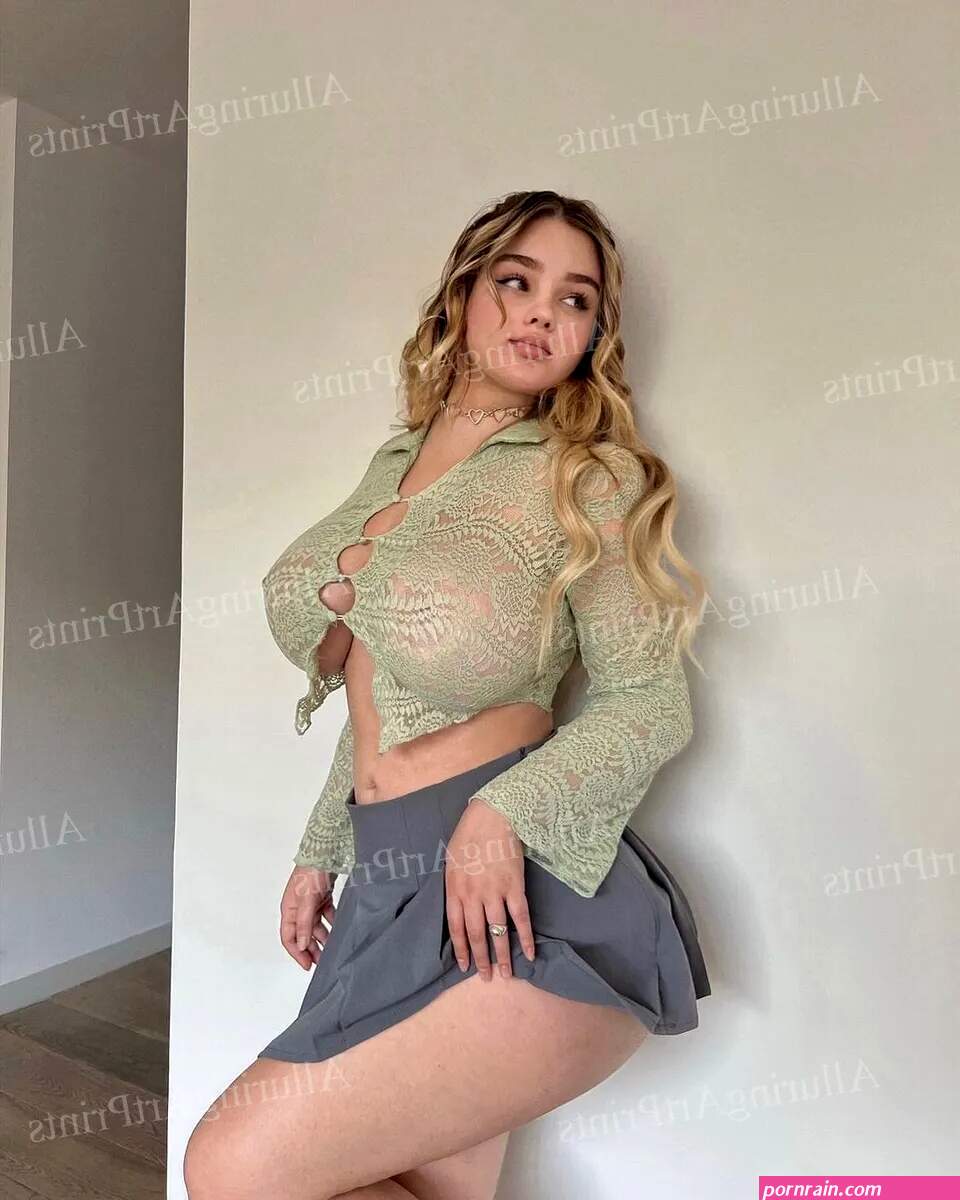 Anastasiya Kvitko Risque Print Russian Model Pretty Woman Big Boobs Legs Q266