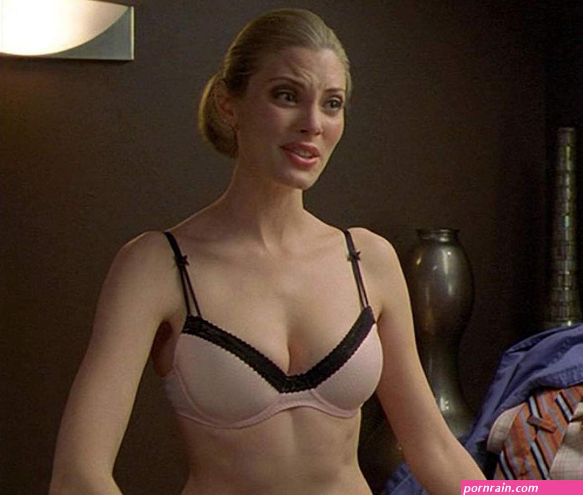 Photo: April Bowlby Nude Boobs Sexy Photos -