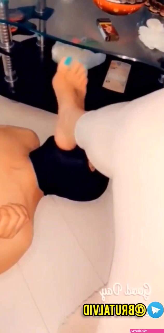 Full vid read description arab mistress foot worship f
