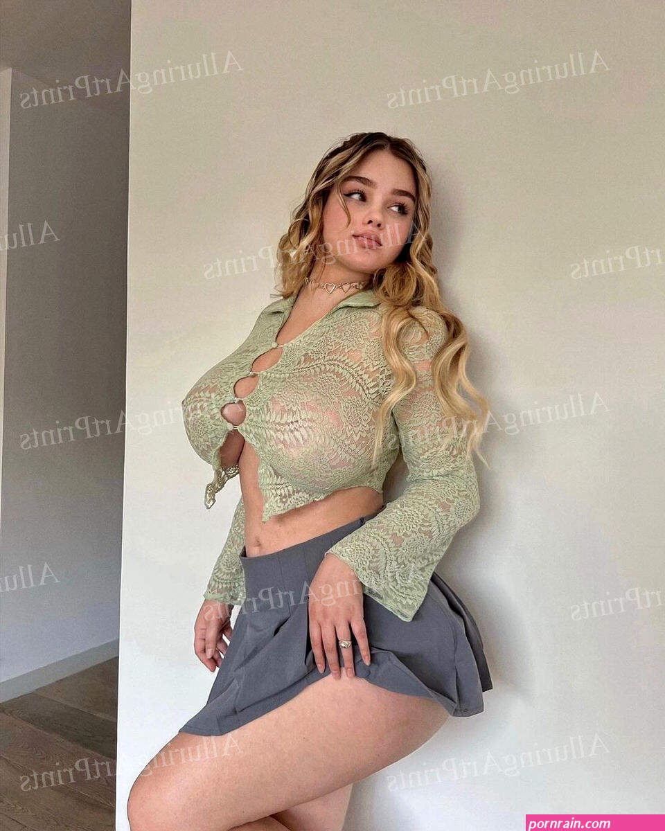 Anastasiya Kvitko Risque Print Russian Model Pretty Woman Big Boobs Legs Q266
