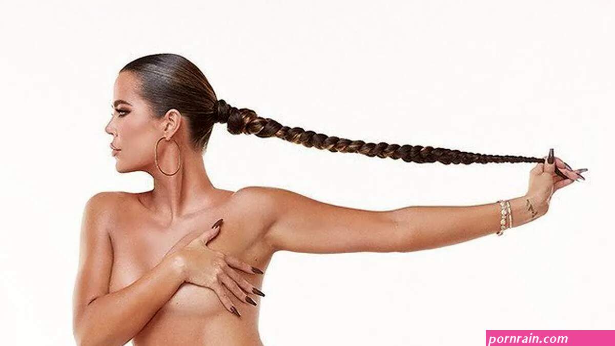Khloe Kardashian poses naked in photo shoot for Good American shoes campaign