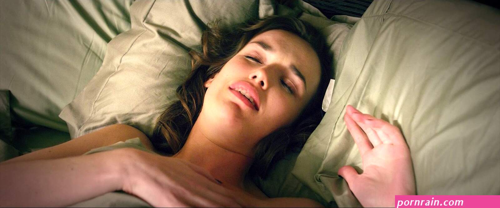 Elizabeth Henstridge Tits