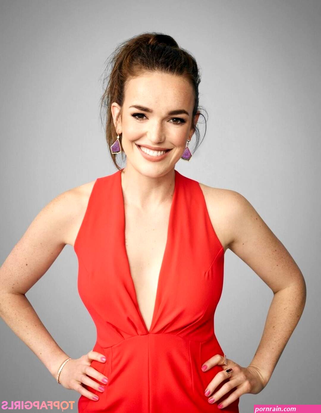 Elizabeth Henstridge Nude OnlyFans Leaked
